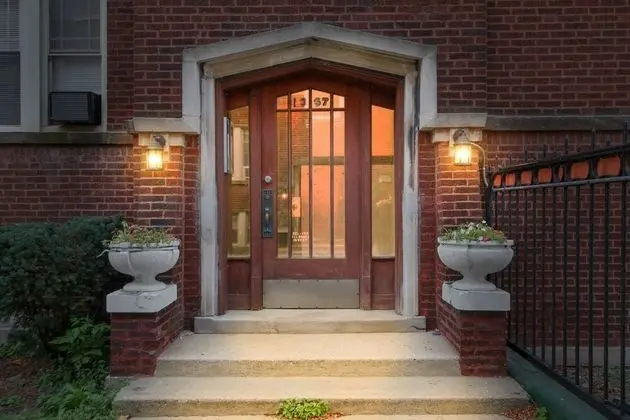 3BR Apartment w Laundry in Rogers Park