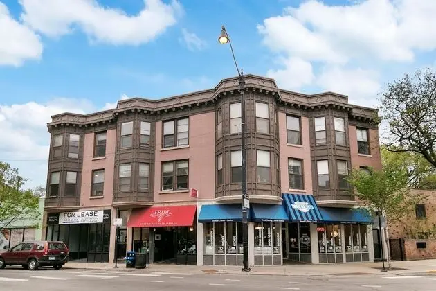 3BR Apt near Shops Dining and DePaul