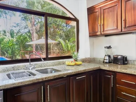 3BR Casa Palmeras Near Quepos Large Private Pool - Oda