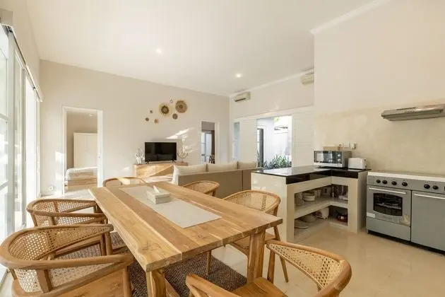 3BR Villa D Yoo in Canggu By Azure - Yerinde Yemek