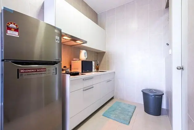 3BR Homestay with Pool View Bukit Rimau - Mutfak