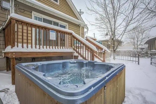3BR Hot-tub & Dog-friendly Old Colorado City!!