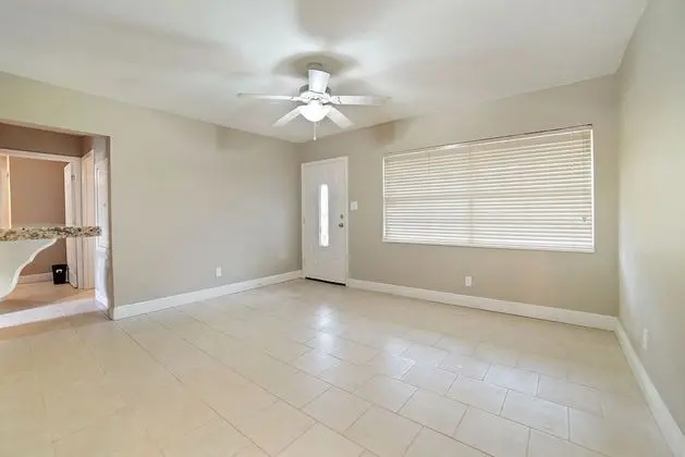 3BR House in Tampa by Tom Well IG - 3220 - Oda