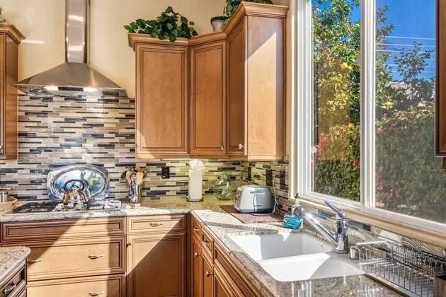 3BR PGA West Pool Home by ELVR - 57065 - Mutfak
