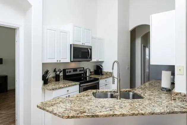 3BR Pool Home in Tuscan Hills by SHV-353 - Mutfak