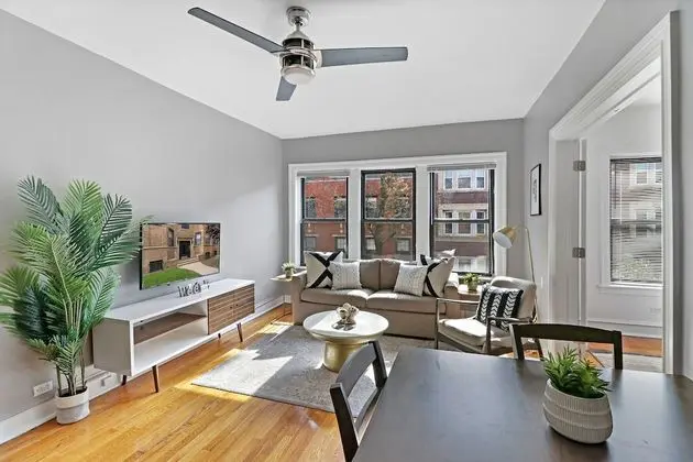3BR Sunny and Spacious Apt in Lakeview