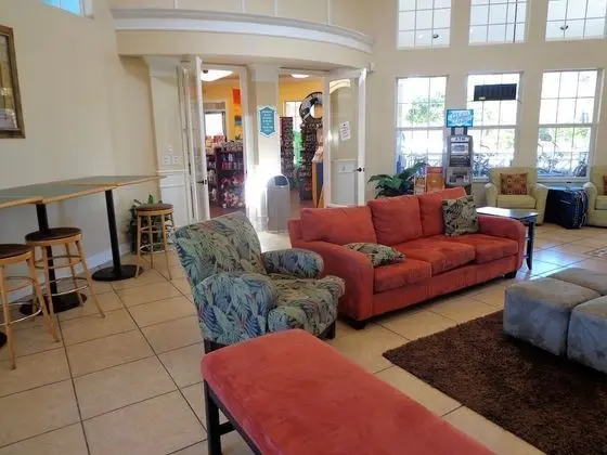 3BR Wndsr Plms Townhome by FS FL VH-2367 - Lobi