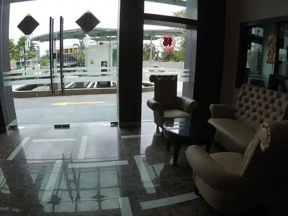 3R2B Seaview Condo - Lobi