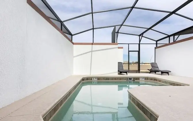 4 bdrms villa at Champions Gate - Havuz