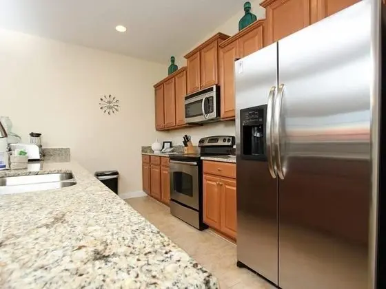 4 Bed 3 Bath Paradise Palms Luxury Townhouse - Mutfak