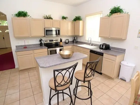 4 BED Pool Home ON Golf Community - Mutfak