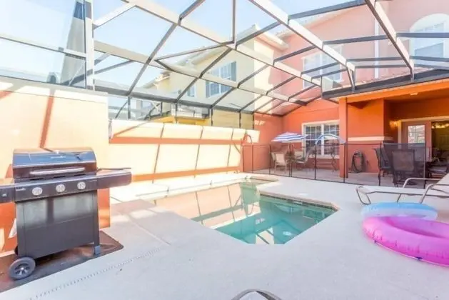 4 Bedroom 3 Bath Town Home With Pool in Paradise Palms Resort - Havuz