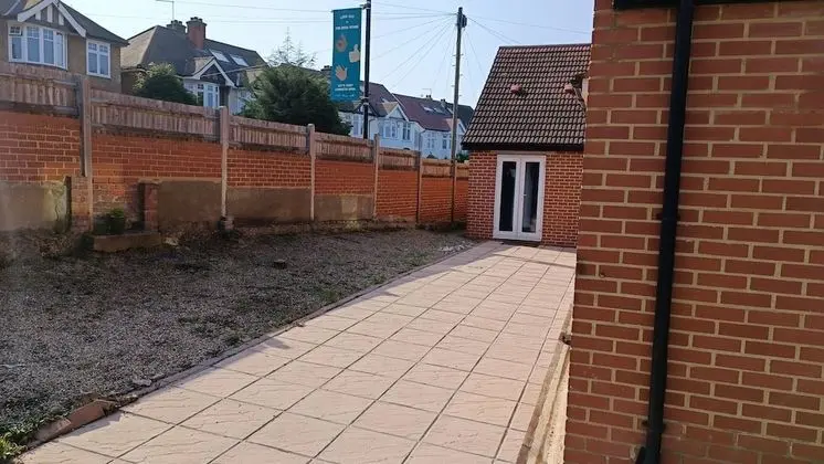 4 Bedroom, 8 bed Apartment,free Parking
