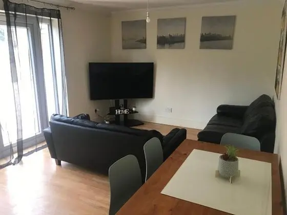 4 Bedroom, 8 bed Apartment,free Parking - Oda Düzeni