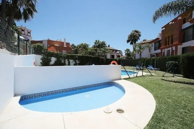 4 Bedroom Apartment near Banus - Havuz