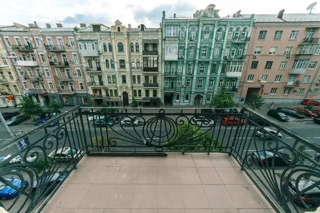 4 bedroom apartment at the Palace of Sport