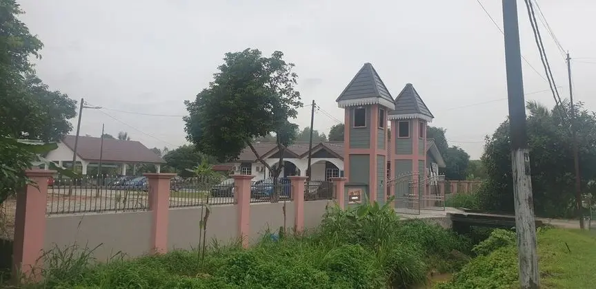 4 Bedroom Bungalow With Private Pool