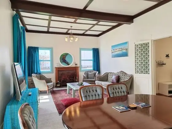4 Bedroom Character House Papakura - İç Mekan