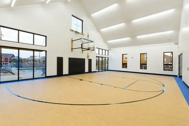 4 Bedroom Cozy House near City Attractions - Fitness