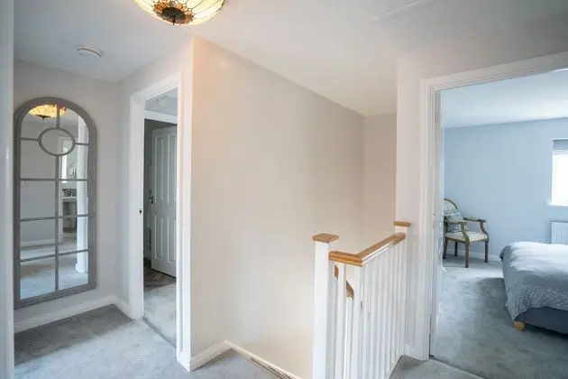 4 Bedroom Detached House 5mins Walk to Shopping Village - İç Mekan