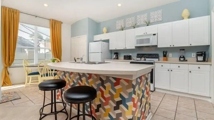 4 Bedroom Villa in the Gated Windsor Palms Just Minutes to Disney - Mutfak