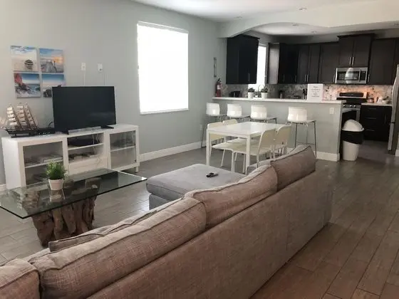 4 Bedroom Home by Ideal Experience VR - Oda Düzeni
