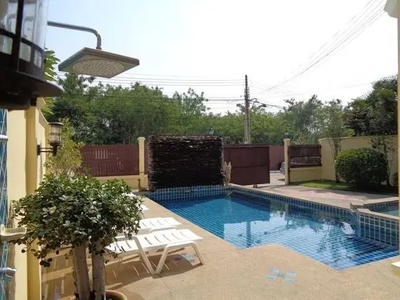 4 Bedroom Villa Private Pool Central Pattaya 15 min Away - Havuz
