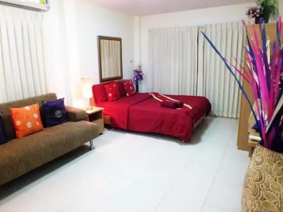 4 Bedroom Villa Private Pool Central Pattaya 15 min Away - Oda