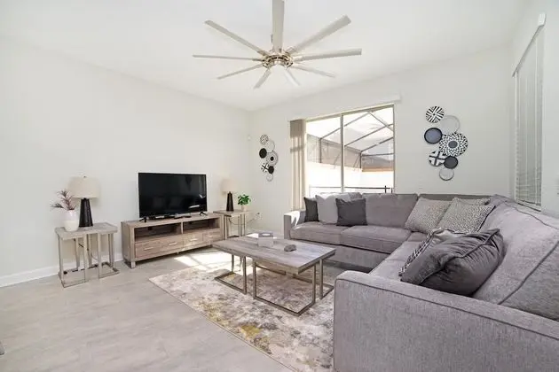 4 Bedroom Storey Lake Vacation Home - Oda Düzeni