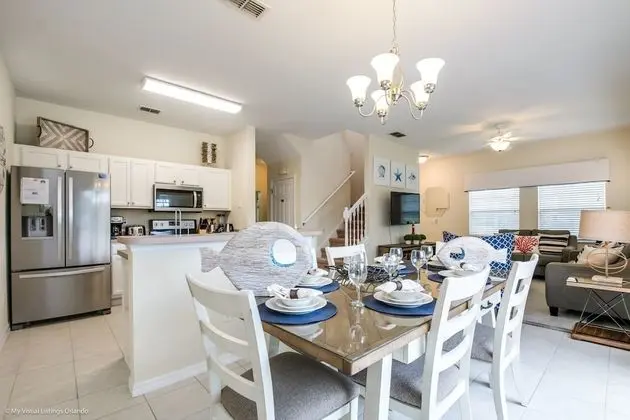 4 Bedroom Townhouse with Pool - Mutfak
