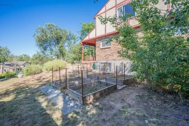 4 BR Country Home in Suburbs W/trails & Parks - Dış Mekan