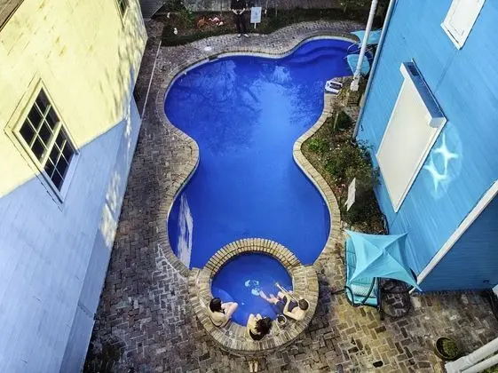 4 BR -Famous Landmark Next to Bourbon St - Havuz