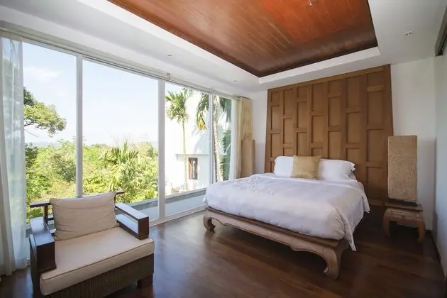 4-BR Seaview Villa with Large Pool at Surin Beach - Oda