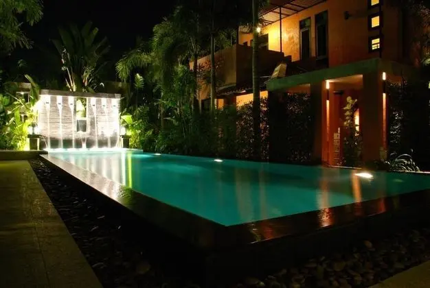 4 Houses Boutique Resort Phuket - Havuz