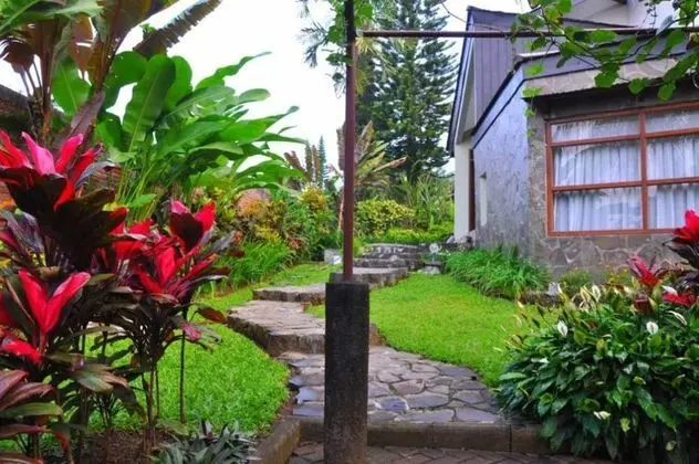 Villa 4 Kamar Klub Bunga Resort No.8
