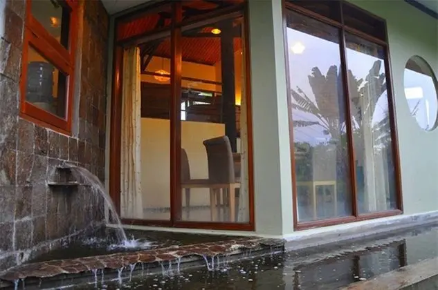 Villa 4 Kamar Klub Bunga Resort No.8 - Dış Mekan
