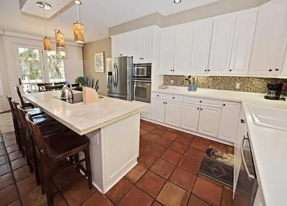 4 Mizzenmast Court at The Sea Pines Resort - Mutfak