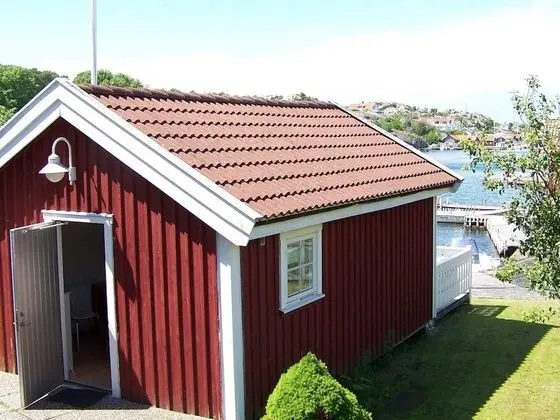 4 Person Holiday Home in Rönnäng
