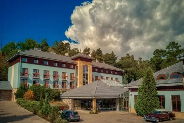 4 Pory Roku Restauracja i Nocleg - Dış Mekan
