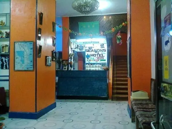 4 SEASONS HOTEL - Lobi