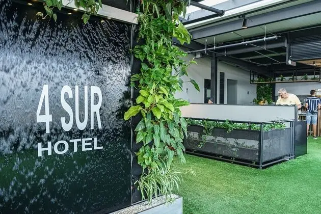 4 Sur Hotel