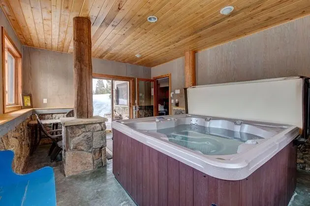 400 Whispering Pines Circle Private Home with Hot Tub - Havuz