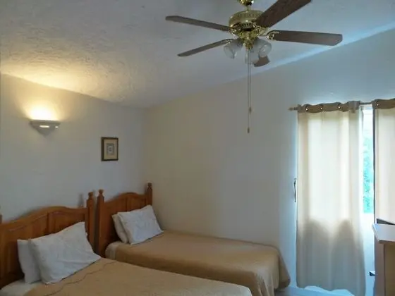 Villa 402B Jolly Harbour - Oda