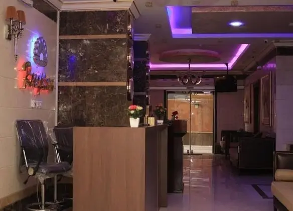 The 40th Pearl Hotel Suites - Lobi