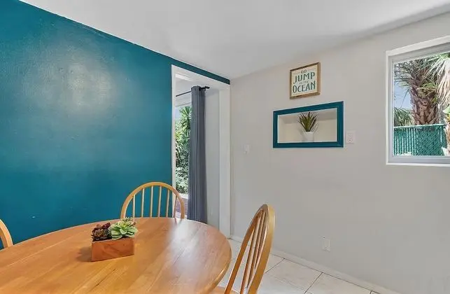 4145 By The Sea Inn & Suites - Mutfak