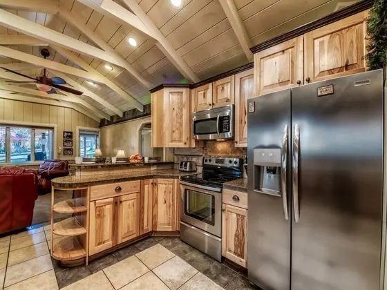 415riverbendlodgeucncb - River Bend Lodge - Mutfak