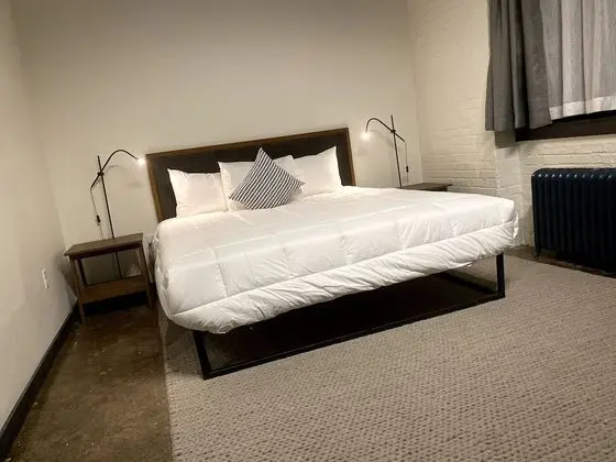 424 Gold Way-Apt. 303 - Oda