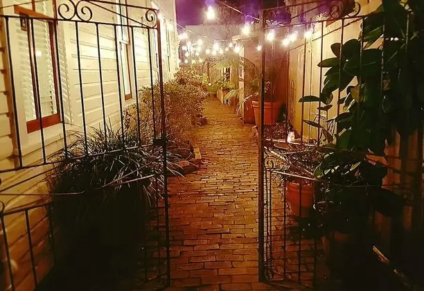 44 Spanish Street Inn