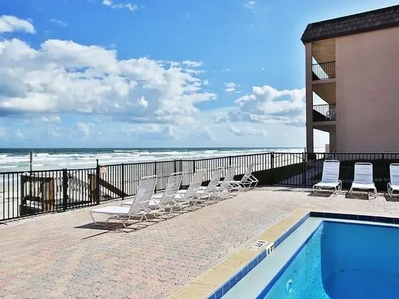4495 S. Atlantic Ave #306s 2/2 Ocean Front - Havuz