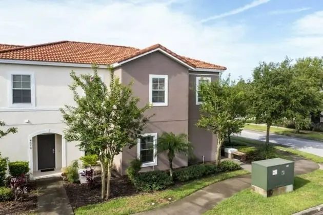 4572 Perfect Home for Your Family Close to all Parks